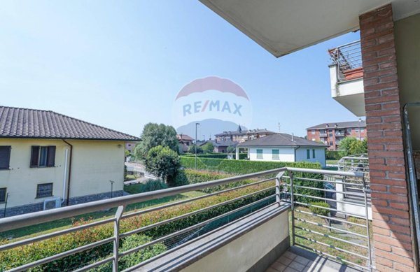 appartamento in vendita a Cornate d'Adda in zona Porto d'Adda