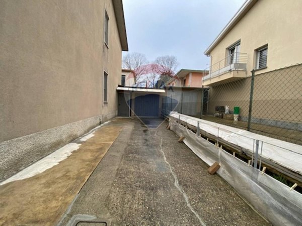 casa indipendente in vendita a Cornate d'Adda in zona Colnago
