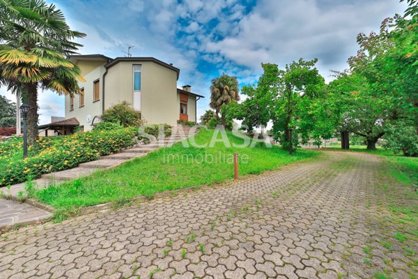 casa indipendente in vendita a Cornate d'Adda