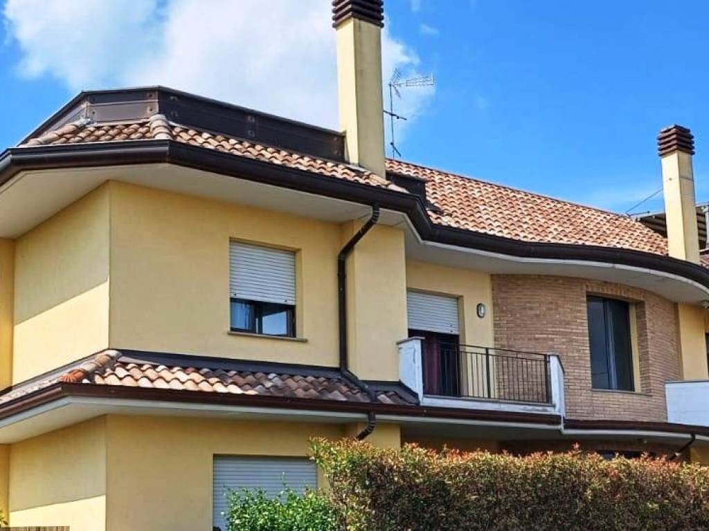 appartamento in vendita a Cornate d'Adda