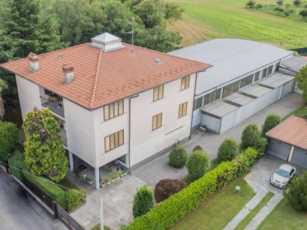 intera palazzina in vendita a Cornate d'Adda