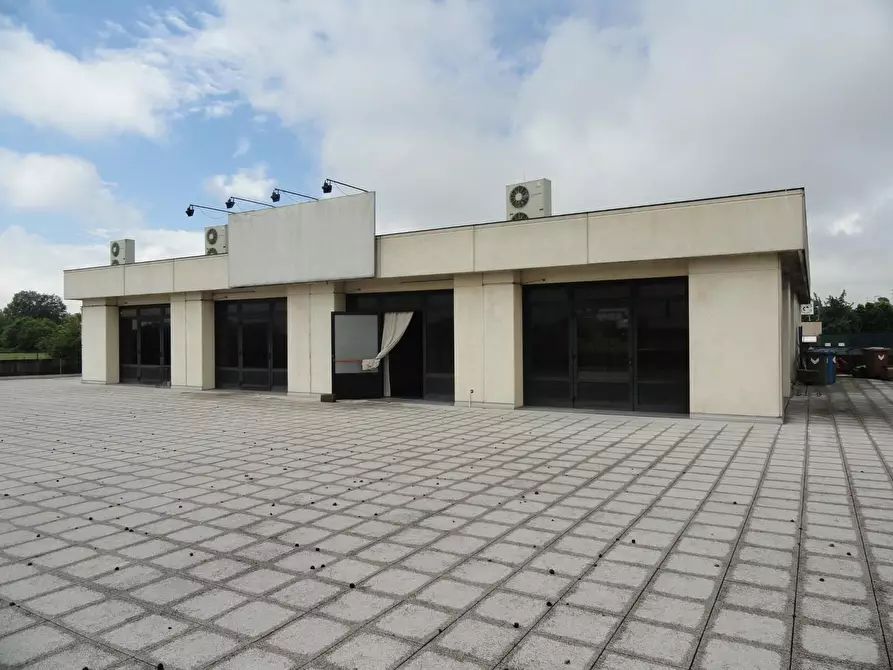 locale commerciale in vendita a Cornate d'Adda
