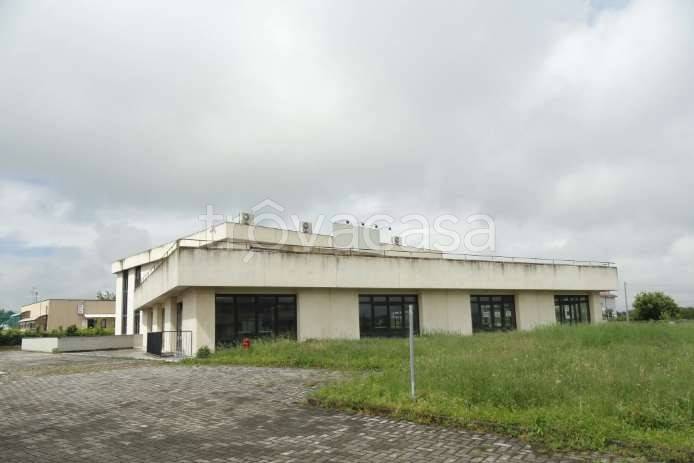 negozio in vendita a Cornate d'Adda