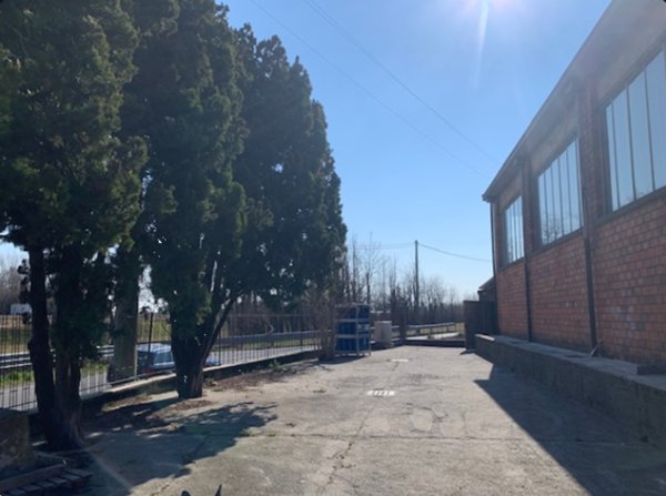 capannone in vendita a Cornate d'Adda