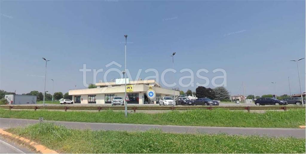 negozio in vendita a Cornate d'Adda