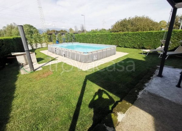 appartamento in vendita a Cornate d'Adda in zona Colnago
