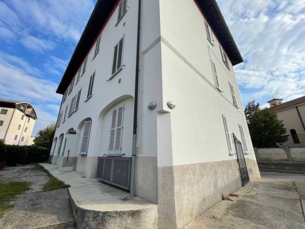 appartamento in vendita a Cornate d'Adda in zona Colnago