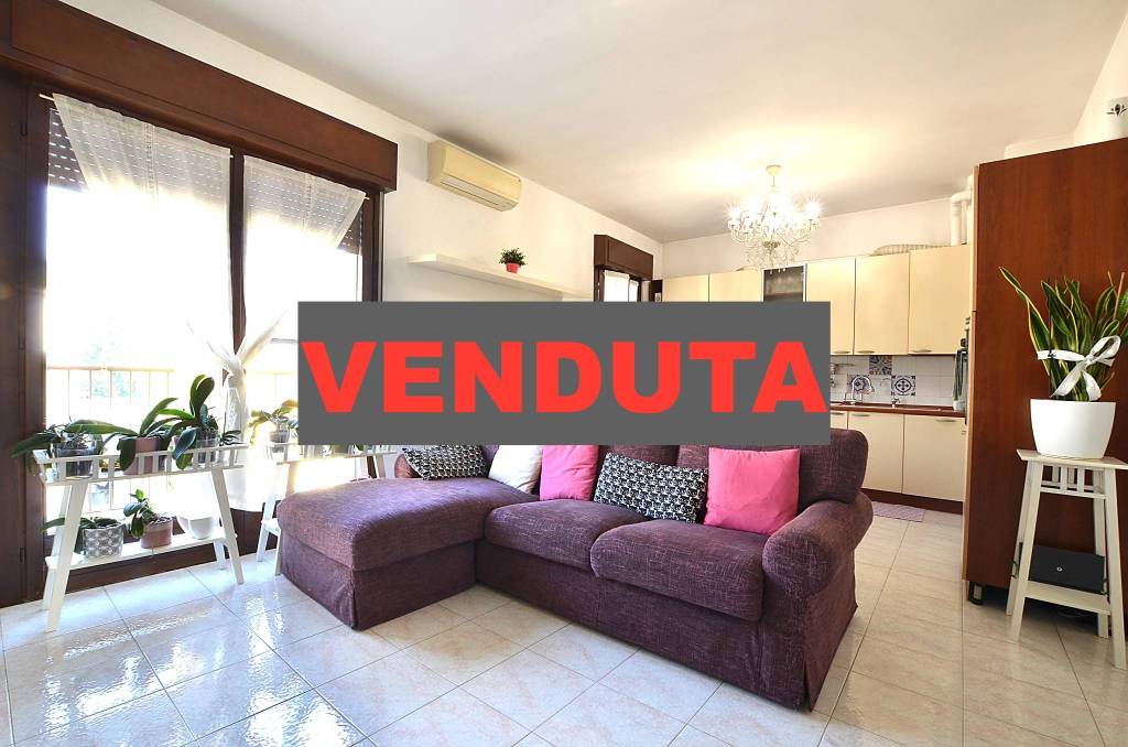 appartamento in vendita a Cornate d'Adda in zona Colnago