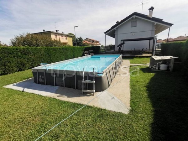 appartamento in vendita a Cornate d'Adda in zona Colnago