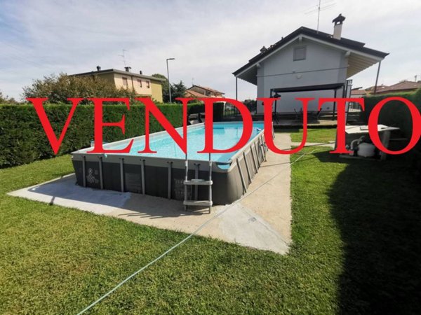 appartamento in vendita a Cornate d'Adda in zona Colnago