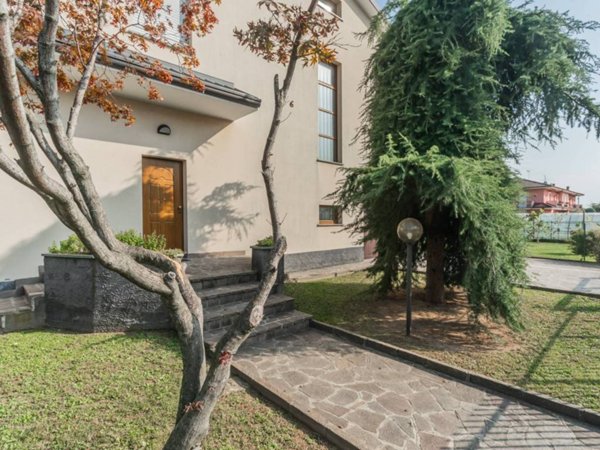 appartamento in vendita a Cornate d'Adda