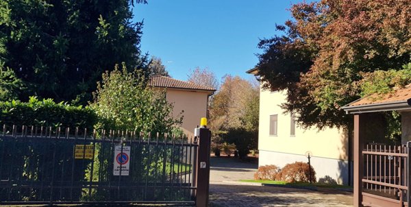 appartamento in vendita a Cornate d'Adda in zona Porto d'Adda