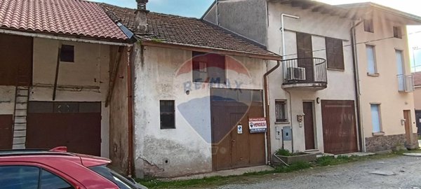 casale in vendita a Cornate d'Adda in zona Colnago