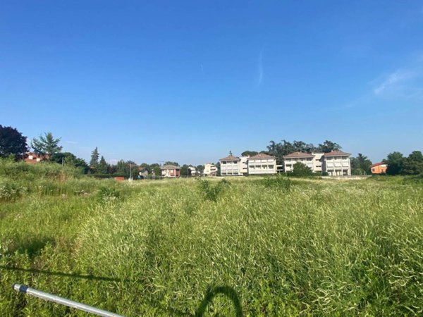 terreno edificabile in vendita a Cornate d'Adda in zona Colnago