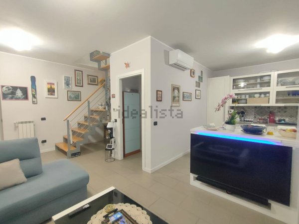 appartamento in vendita a Cornate d'Adda in zona Colnago