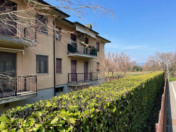 appartamento in vendita a Cornate d'Adda in zona Porto d'Adda