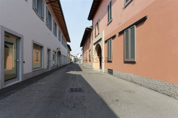 negozio in vendita a Cornate d'Adda