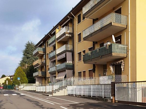 appartamento in vendita a Cornate d'Adda in zona Colnago