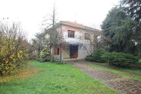 casa indipendente in vendita a Cornate d'Adda in zona Colnago