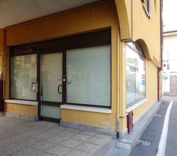 negozio in vendita a Cornate d'Adda