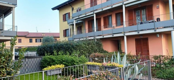 appartamento in vendita a Cornate d'Adda in zona Porto d'Adda