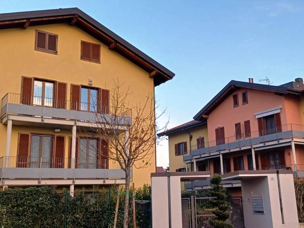appartamento in vendita a Cornate d'Adda in zona Porto d'Adda