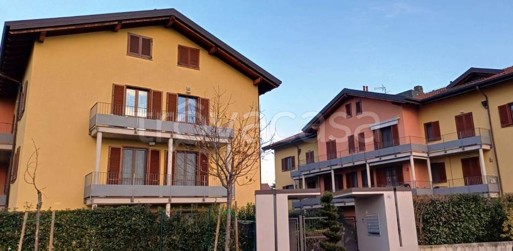 appartamento in vendita a Cornate d'Adda in zona Porto d'Adda