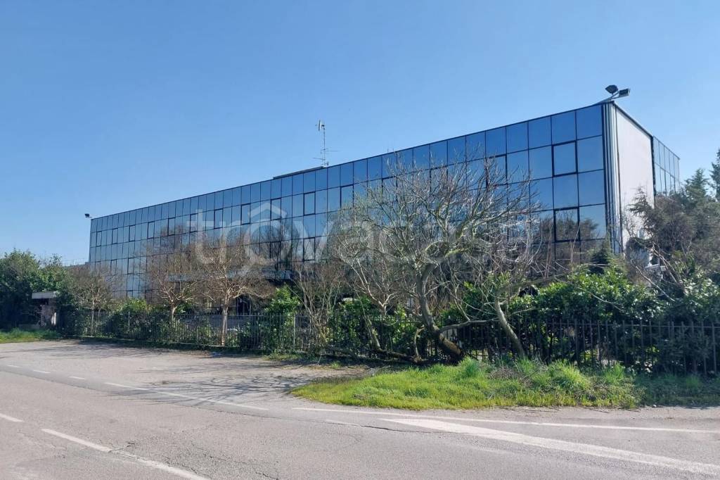 ufficio in vendita a Cornate d'Adda