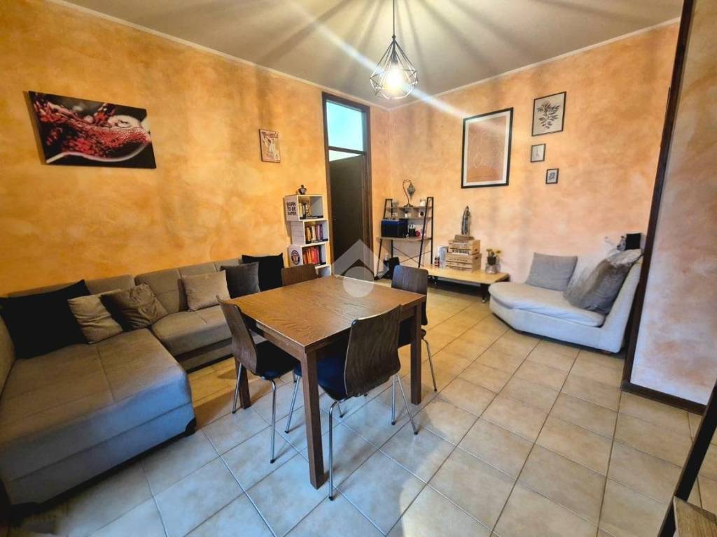 appartamento in vendita a Cornate d'Adda in zona Colnago