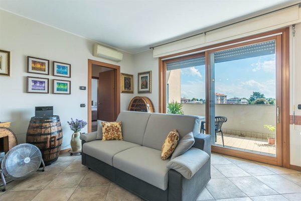 appartamento in vendita a Cornate d'Adda in zona Porto d'Adda