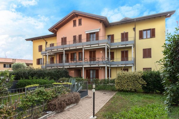 appartamento in vendita a Cornate d'Adda in zona Porto d'Adda