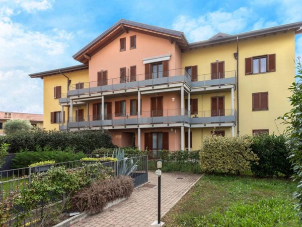 appartamento in vendita a Cornate d'Adda in zona Porto d'Adda