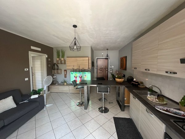 appartamento in vendita a Cornate d'Adda in zona Porto d'Adda