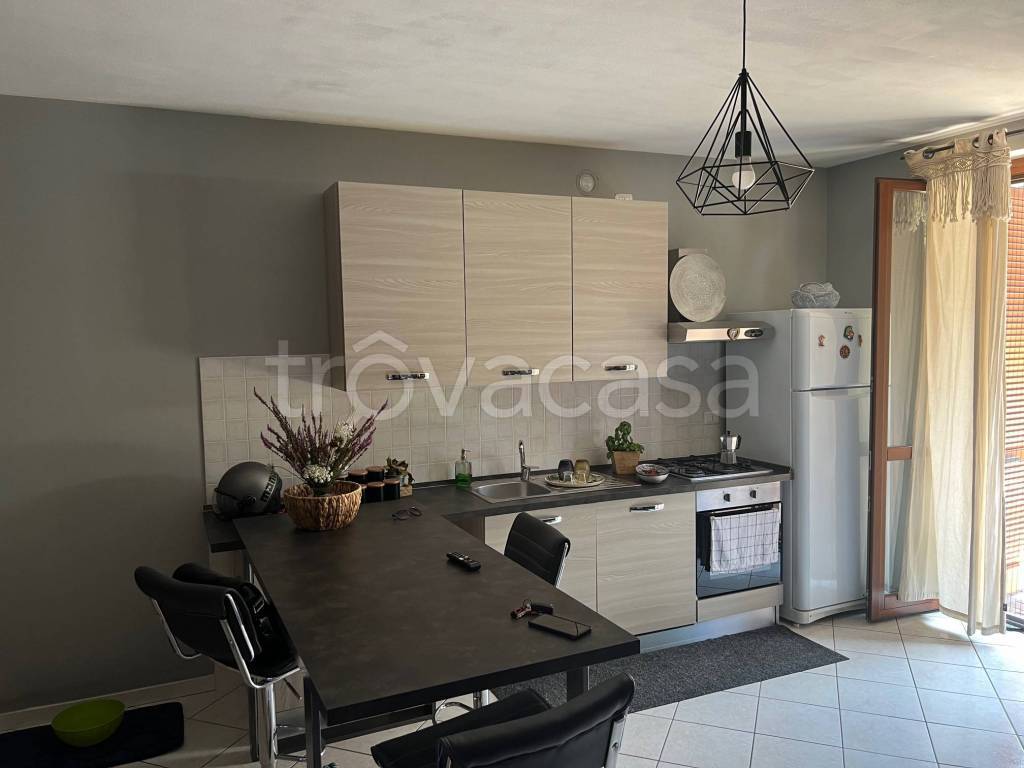 appartamento in vendita a Cornate d'Adda in zona Porto d'Adda