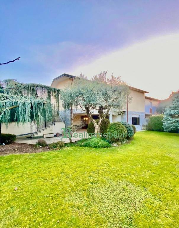 casa indipendente in vendita a Cornate d'Adda in zona Colnago