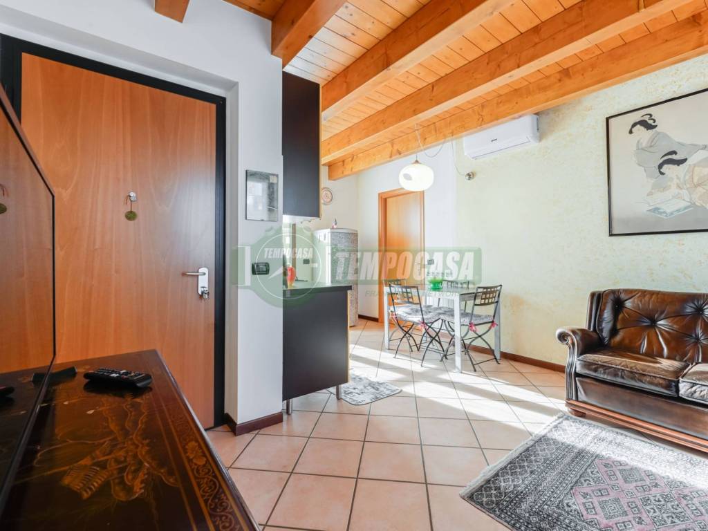 appartamento in vendita a Cornate d'Adda in zona Porto d'Adda