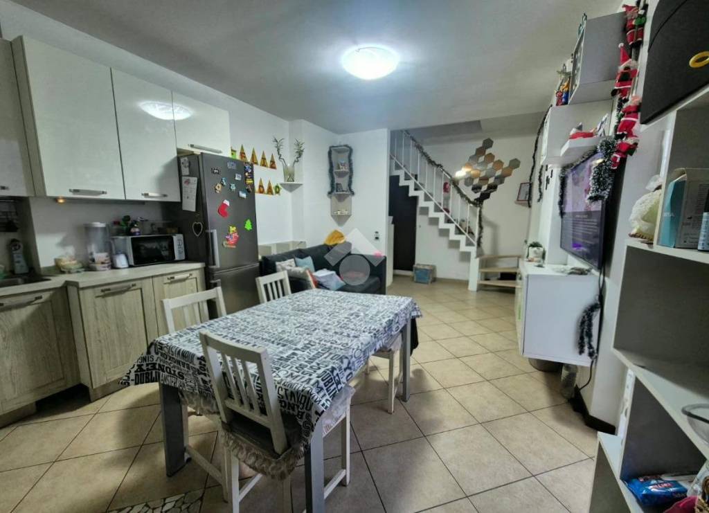 appartamento in vendita a Cornate d'Adda