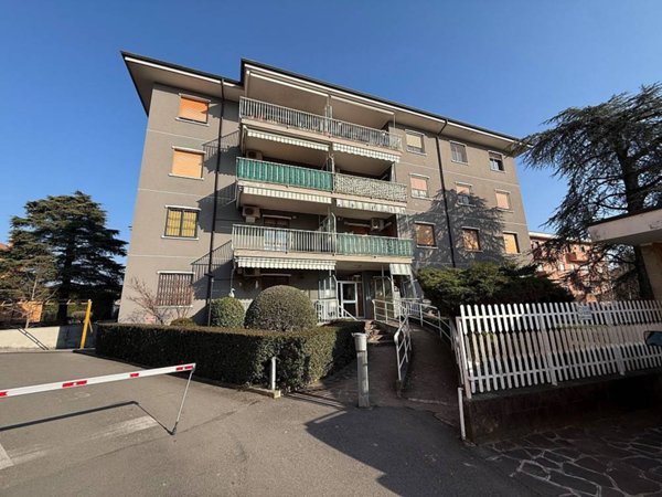appartamento in vendita a Cornate d'Adda in zona Colnago