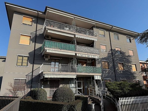 appartamento in vendita a Cornate d'Adda in zona Colnago