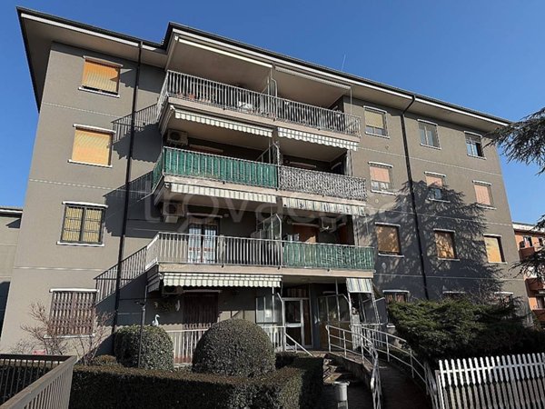 appartamento in vendita a Cornate d'Adda in zona Colnago