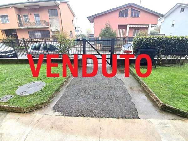 appartamento in vendita a Cornate d'Adda in zona Colnago