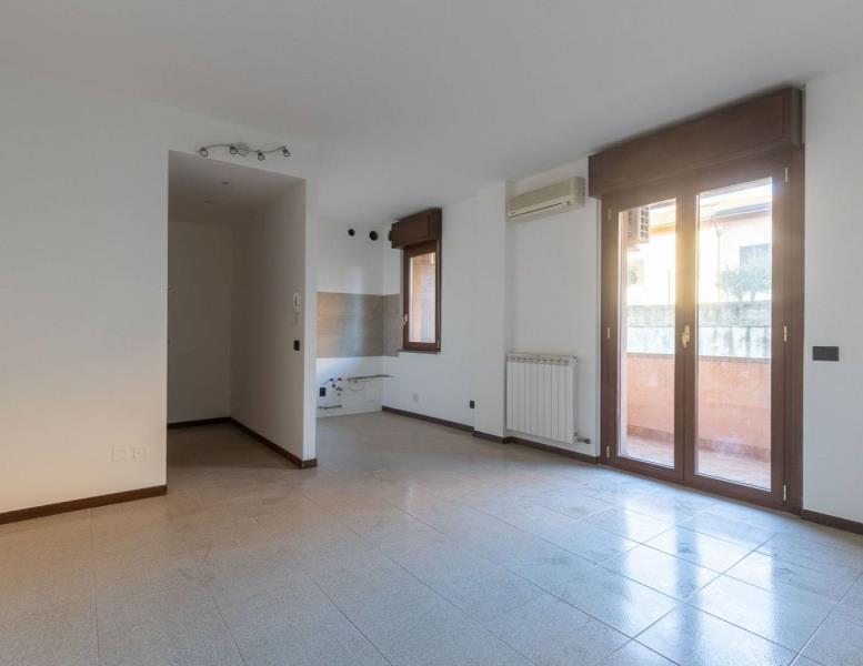 appartamento in vendita a Cornate d'Adda in zona Colnago