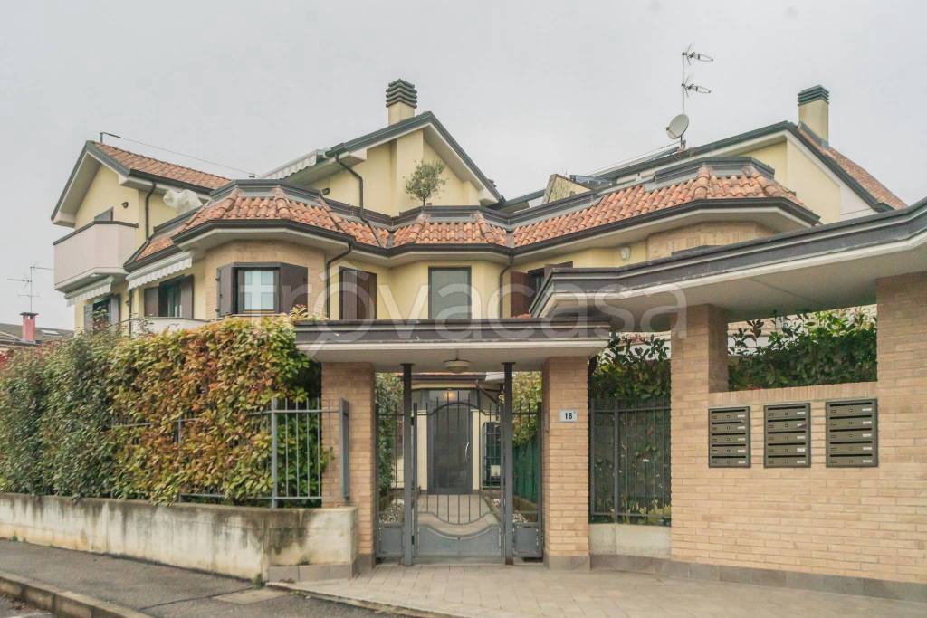 appartamento in vendita a Cornate d'Adda