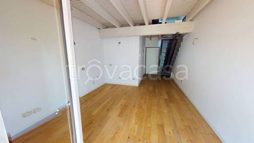 appartamento in vendita a Cornate d'Adda in zona Colnago