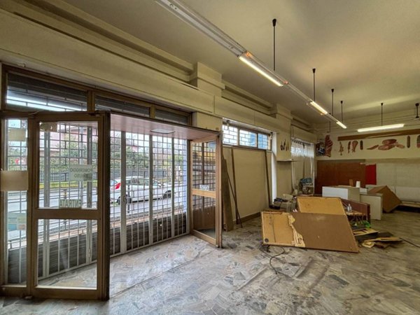 negozio in vendita a Cornate d'Adda