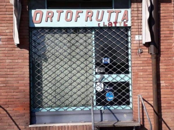 negozio in vendita a Cornate d'Adda in zona Colnago