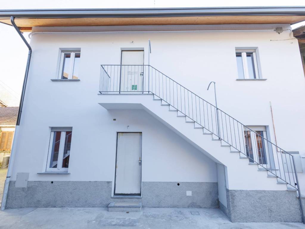 appartamento in vendita a Cornate d'Adda in zona Colnago