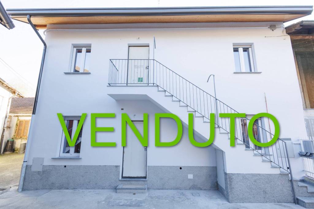 appartamento in vendita a Cornate d'Adda in zona Colnago