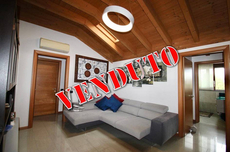 appartamento in vendita a Cornate d'Adda in zona Colnago