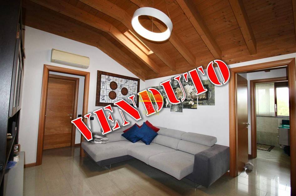 appartamento in vendita a Cornate d'Adda in zona Colnago